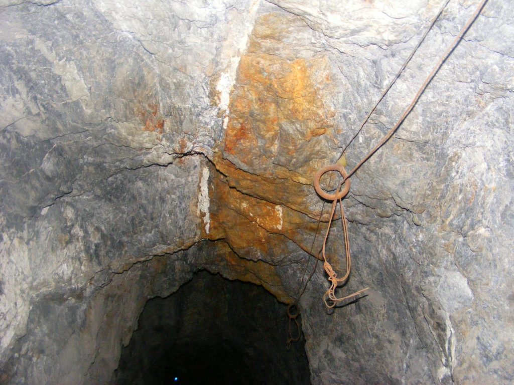 Gold Prince Mine - Dos Cabezas District, Arizona